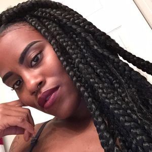 Meet your Posher, Ayjee